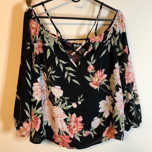 Charlotte Russe Tops - Floral Sheer Sleeve Top